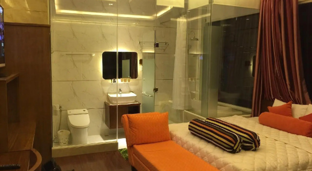Art Deluxe Hotel