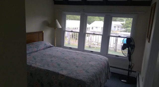 Одноместный номер Standard VILLAGE GREEN MOTEL