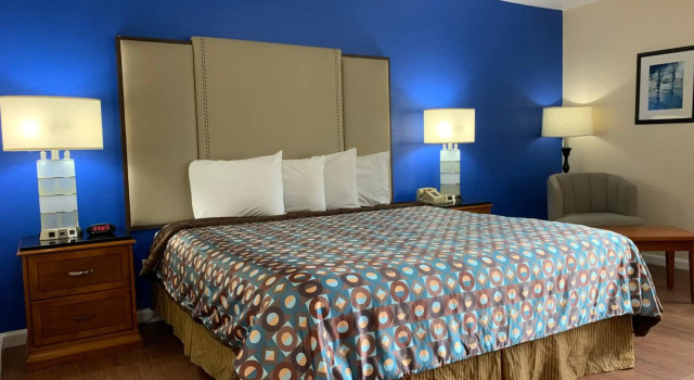 California Inn and Suites Bakersfield, Забронировать Отель Отели Бейкерсфилд с завтраком, рядом с Mercy Hospital Downtown - Bakersfield, Завтраки