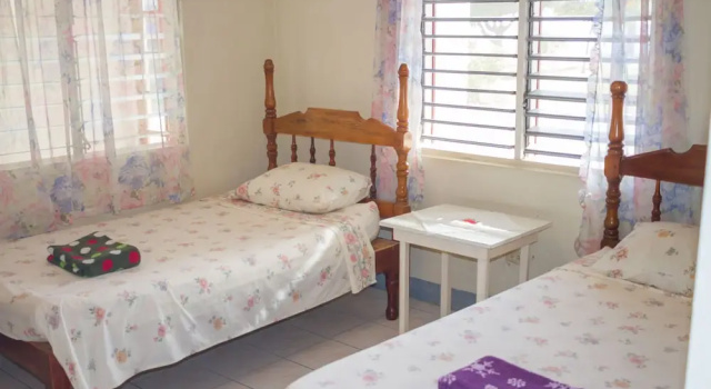 Двухместный номер Economy c 1 комнатой с видом на сад Golden Sands Guest House