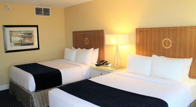Четырёхместный номер Standard The Landing at Hampton Marina, Tapestry Collection by Hilton