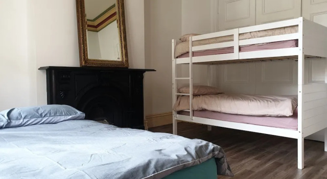 Fitzroy Private Rooms - 132 Nicholson Homestay, Забронировать Отель Фицрой Мельбурн, рядом с Smith Street