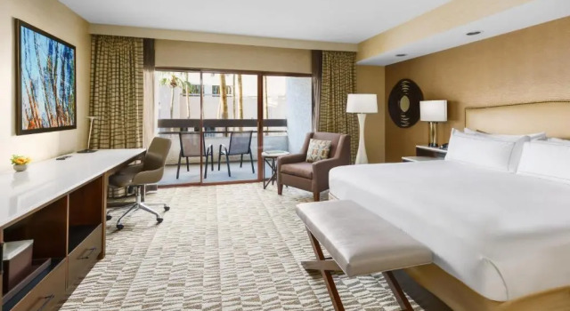 Двухместный номер Standard с видом на бассейн Hilton Phoenix Airport