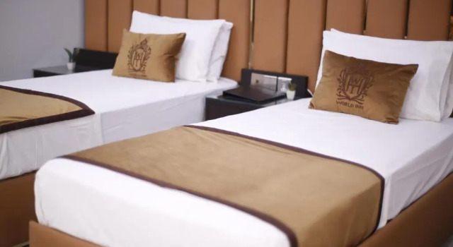 Four Squares Karachi, Prenota Hotel Hotel 3 stelle a Karachi, 3*
