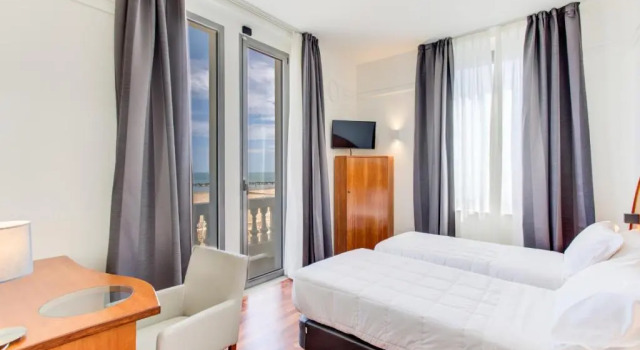 Двухместный номер Standard с видом на море Kursaal Hotel