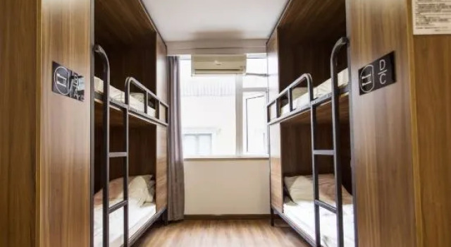 Кровать в общем номере Dengba Hotel Shanghai Changshou Road Branch