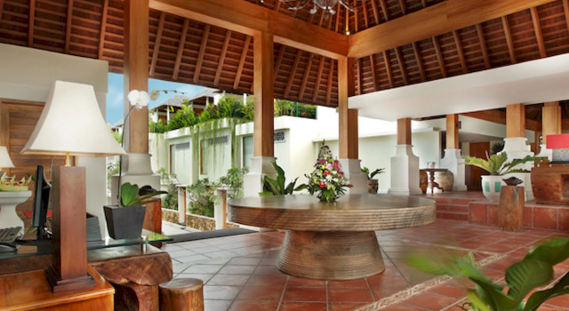 Villa Kayu Raja