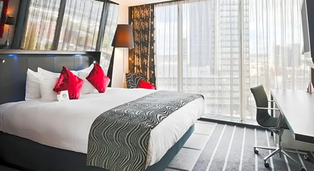 Номер Premium Crowne Plaza Manchester City Centre by IHG
