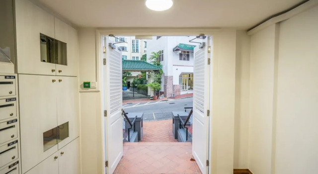 ClubHouse Residences Elm Attic Studio
