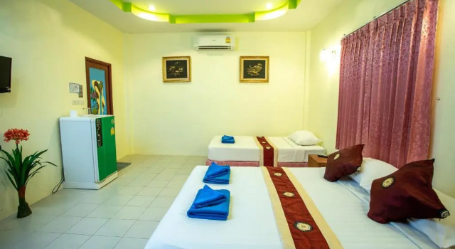 Бунгало с балконом и с красивым видом из окна Rung Arun Resort