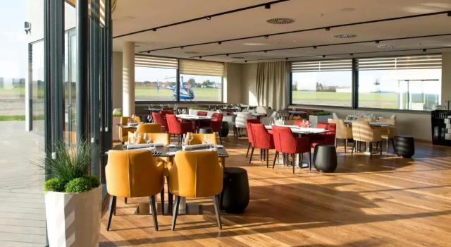 MG Restaurace/Luxury Apartments, Rezerwuj Apartament Hotele w Central Bohemia z parkingiem, Parking