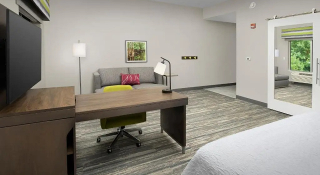 Трёхместный люкс Hampton Inn & Suites Lexington Columbia