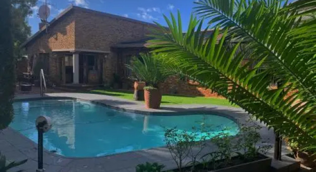Dobbs Lodge, Buchen Sie Hotel Centurion Tshwane