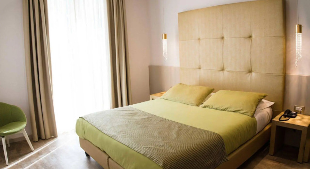 Hotel Vittorio, Забронировать Отель Отели в центре Дезенцано-дель-Гарды с завтраком, отели в центре Дезенцано-дель-Гарды с завтраком