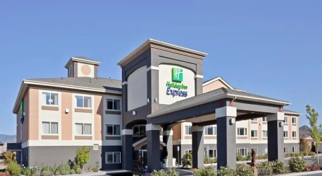 Полулюкс Holiday Inn Express Hotel & Suites Ashland by IHG
