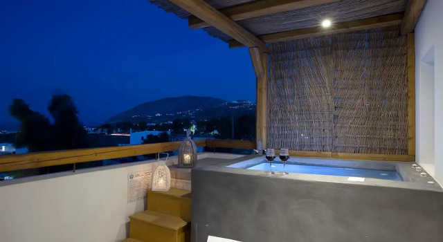 Полулюкс June Twenty Suites