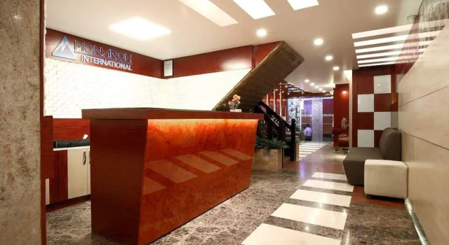 Люкс Royal Hotel Monarch International
