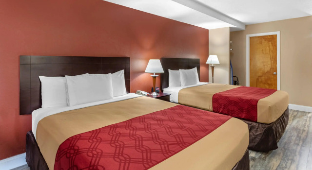 Четырёхместный номер Standard Econo Lodge Inn & Suites Old Saybrook - Westbrook