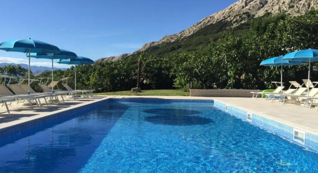 Apartments Juranić, Varaa Huoneisto Hotellit Kvarner Islands uima-altaalla, Uima-allas