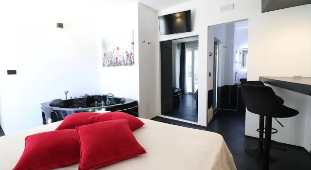 1 makuuhuone Huoneisto Black&white Otranto Suite