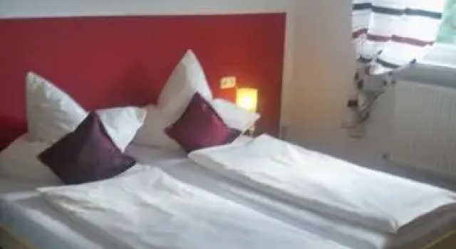 Hotel zur Donau, Varaa Hotelli Hotellit Baijeri pysäköinnillä, Pysäköinti