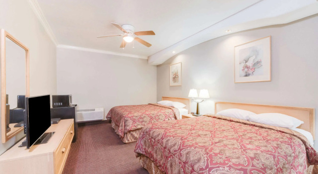 Четырёхместный номер Standard Knights Inn Van Horn