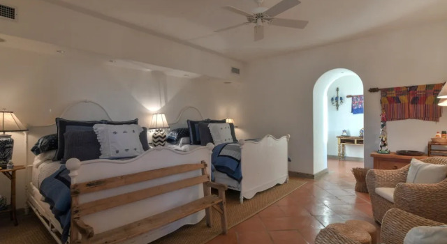 Sophisticated Cliffside Platinum Villa Turquesa 9BR Overlooking the Pacific, Забронировать Вилла Отели Южной Нижней Калифорнии с парковкой, Парковка