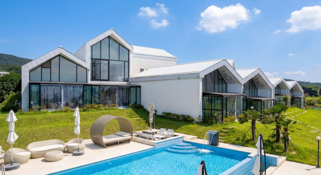 Gyeongju Heybreeze Pool Villa