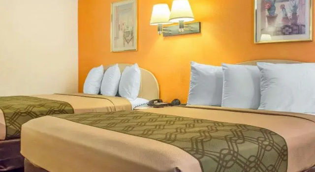Четырёхместный номер Standard Quality Inn Winslow I-40