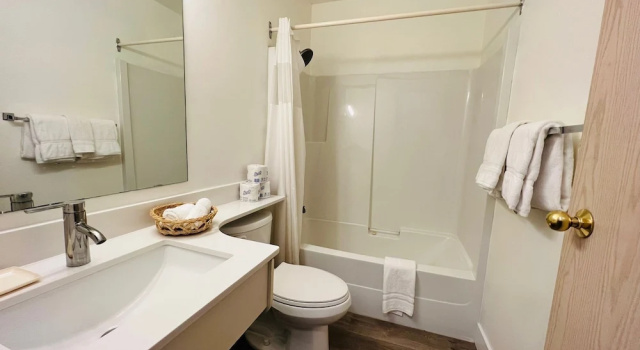 Двухместный номер Deluxe с видом на горы Hotel Civilia Lakeside by Civilia Golf Retreat