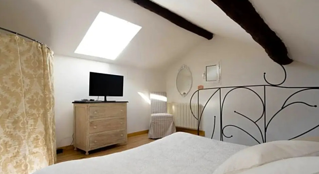 Pin de stèlle, Book Hotel San Martino 