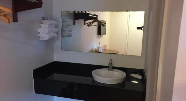 Super 8 - North Lima, Book Hotel Hoteller i Boardman med parkering, Parkering