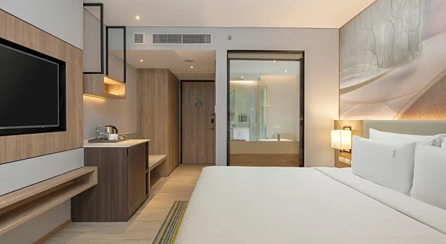 Двухместный номер Premium с балконом и с видом на город Holiday Inn Resort Krabi Ao Nang Beach by IHG