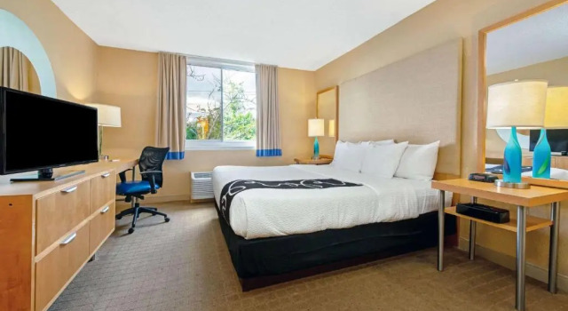 Номер Standard La Quinta by Wyndham Coral Springs South