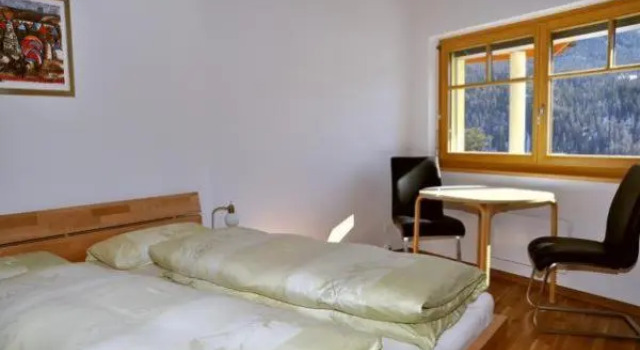 Trü-Sura Nr. 9, Book Hotel Scuol Grisons