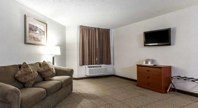Comfort Inn at the Zoo, Rezerwuj Hotel Hotele w Omaha z basenem, Basen