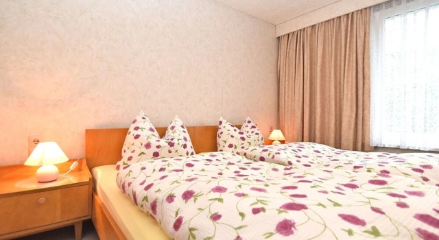 Lovely Holiday Home With Terrace, Garden, Awning, Heating, Prenota Casa vacanze Cottage a Garz, Cottage