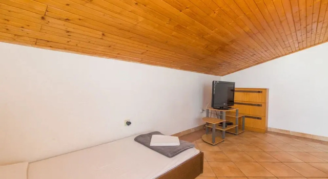 Студия Apartments Crljenko