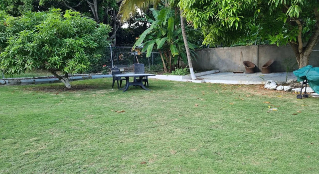 Апартаменты с балконом Lovely 1-bed in Montego Bay-rose View Apartment