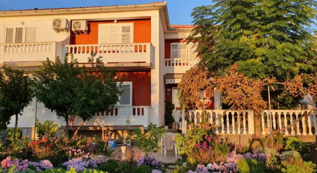 Apartment Nika, Prenota Appartamento Hotel a Isole Quarnerine con parcheggio, Parcheggio