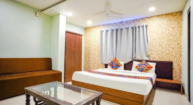 Номер Deluxe FabHotel Uday Vilas