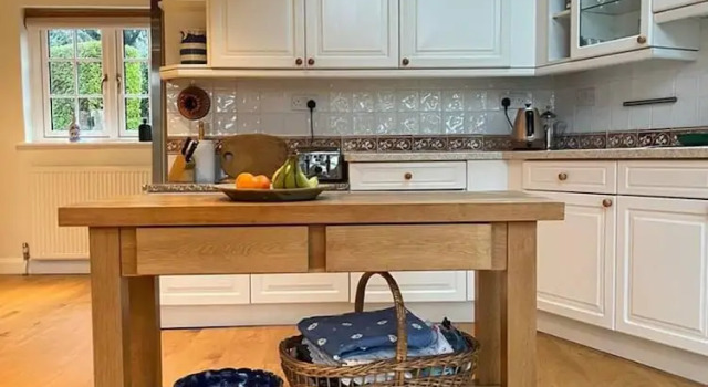 Коттедж Luxury Brick and Flint House in Funtington