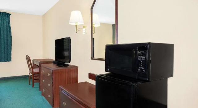 Номер Standard Days Inn by Wyndham Lincoln