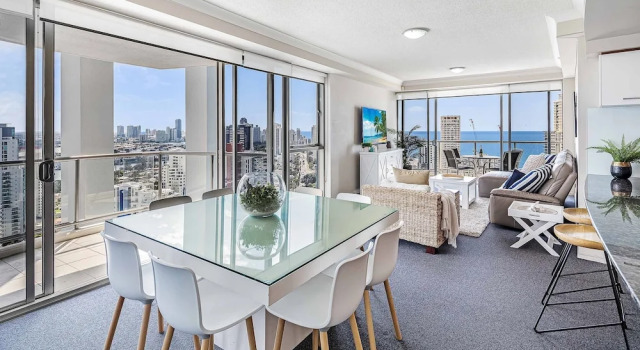 Апартаменты с 2 комнатами с балконом и с видом на реку Chevron Renaissance-Resort Style Living managed by Gold Coast Premium