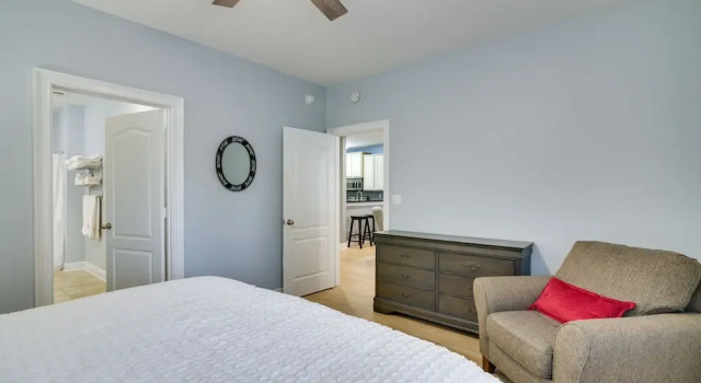 Tuscaloosa Condo Rental: Near Bryant-denny Stadium, Забронировать Апартаменты/квартира Таскалуса штат Алабама, рядом с Foster Auditorium