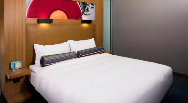 Двухместный номер Standard Aloft by Marriott Cleveland Downtown