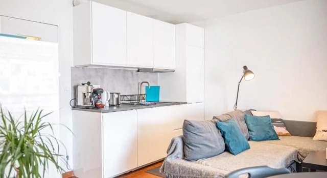 Appartement à quelques pas de la mer WIFI CLIM PARKING, Book Apartment Hotels in Camargue with a Pool, Swimming Pool