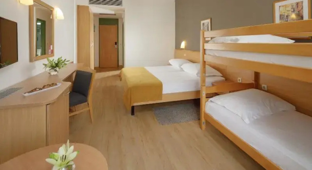 Семейный номер Standard с балконом и с видом на парк Hotel Aurora Plava Laguna