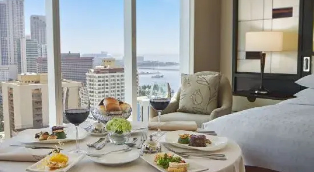 Полулюкс Sheraton Manila Bay