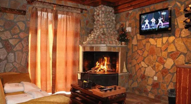Suites Zachlorou, Prenota Appartamento Kalavrita 